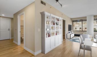 2001 15TH St N 319, Arlington, VA 22201