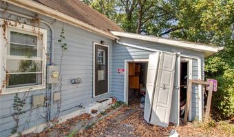 2020 Country Club Dr, Alton, IL 62002