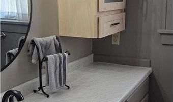 309 5th St SW, Austin, MN 55912