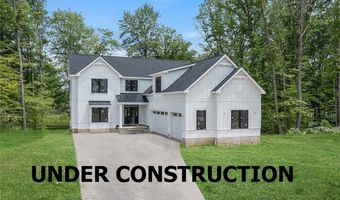 810 Club Dr W, Aurora, OH 44202