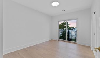 525 AVENUE E 3, Bayonne, NJ 07002