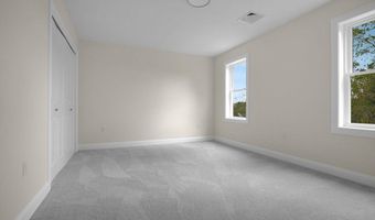 661 Main St, Acushnet, MA 02743