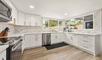 25311 Pike Rd, Laguna Hills, CA 92653