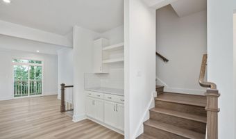 7404 ROCKY CREEK Ter, Annandale, VA 22003