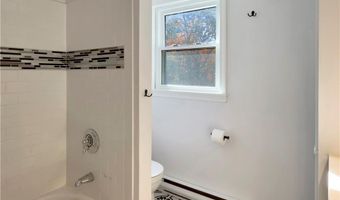 89 Narrow Ln, Charlestown, RI 02813