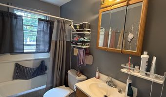 20 Tracy Dr, Burlington, VT 05408