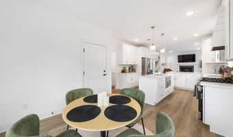 5 Melinda Ct, Bayville, NJ 08721