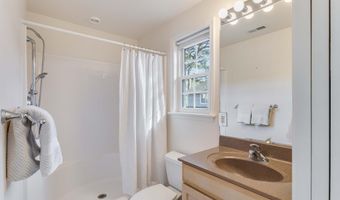 844 GLEN Dr, Bethany Beach, DE 19930