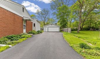 681 Archwood Dr, Ann Arbor, MI 48103