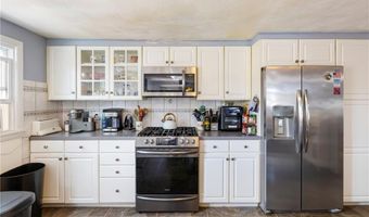 15 Freedom Dr, Cranston, RI 02920