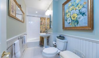 16 Central St, Charlestown, RI 02813