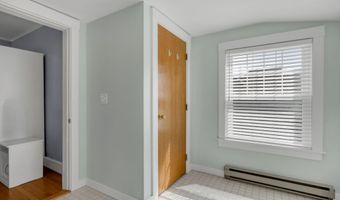 31 Wiley St, Bangor, ME 04401