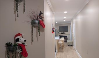 100 HARBORVIEW Dr 211, Baltimore, MD 21230