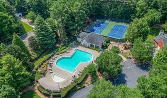 3313 Glen Devon Ln, Berkeley Lake, GA 30096