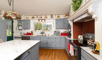 38 Elm St, Charlestown, NH 03603