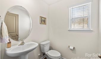 2 Chambers Garden Dr, Arden, NC 28704