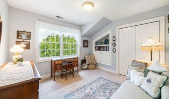 117 Chippenwood Ln, Bristol, CT 06010