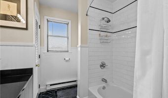 38 Harrison Ave 2, Newport, RI 02840