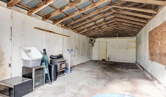 21207 Lawrence 1230, Aurora, MO 65605