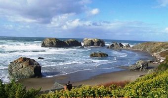 649 SPYGLASS Dr, Bandon, OR 97411