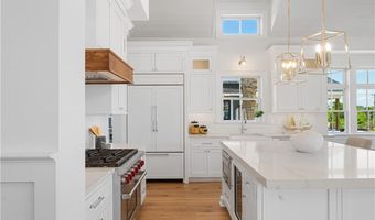 813 Ocean Rd, Narragansett, RI 02882