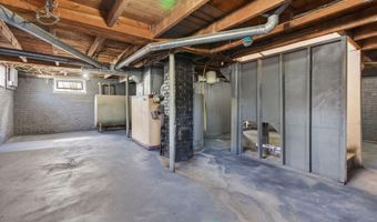 26 Vernon St, Auburn, ME 04210
