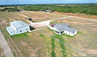 10886 MACAWAY Rd, Adkins, TX 78101