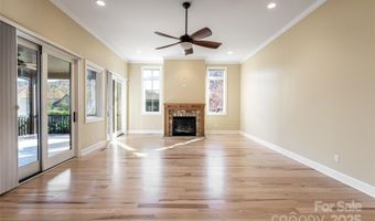 38 Chantilly Dr, Asheville, NC 28804