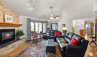 835 S 11th St, Adel, IA 50003