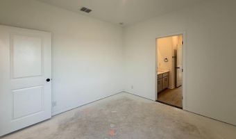120 Peeps Ct, Adkins, TX 78101