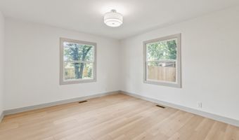8246 Windcombe Blvd, Indianapolis, IN 46240