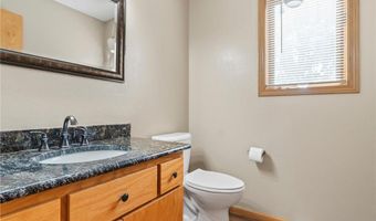 901 Geneva Dr, Alexandria, MN 56308