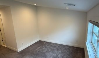 47 Travelers Ct, East Greenwich, RI 02818