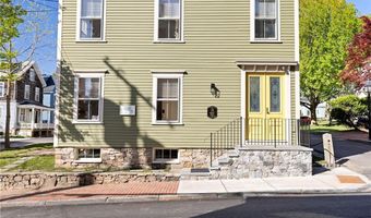 18 Barney St 2, Newport, RI 02840