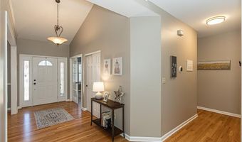 414 Arbor Glen Dr, Ballwin, MO 63021