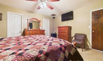2400 Anthony Dr, Anderson, IN 46012
