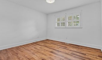 107 Barnett Dr, Bishopville, SC 29010