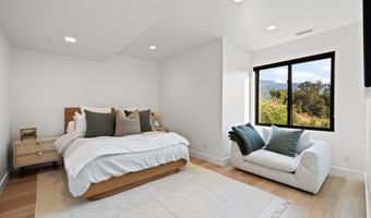 348 E HIDDEN LAKE Dr, Bountiful, UT 84010