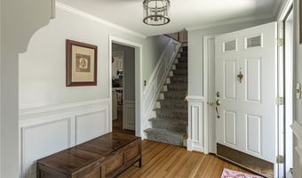 24 Huxley Dr, Amherst, NY 14226