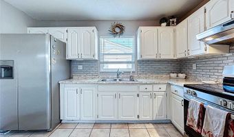 6040 FRANCIS Dr, Apollo Beach, FL 33572