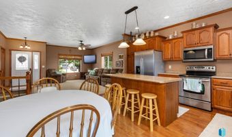 2413 E Trevino Ln, Brandon, SD 57005