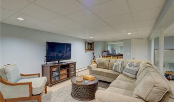 22 Pine Top Rd, Barrington, RI 02806