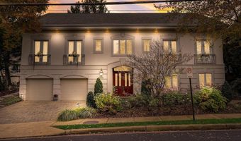 4744 34TH St N, Arlington, VA 22207