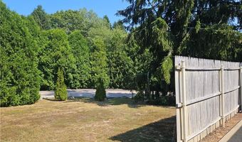 40 Kingsland Ct 2A, Charlestown, RI 02813