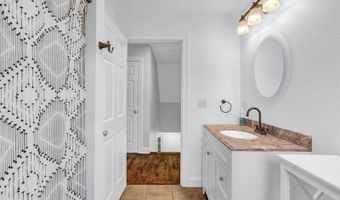 174 Rolling Meadow Dr, Bangor, ME 04401