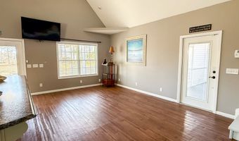 765 Max Deen Dr, Baxley, GA 31513