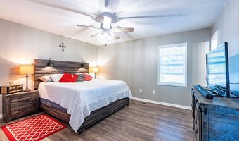 4506 Chateau Dr, Albany, GA 31721