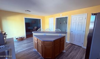6 Spring St, Beachwood, NJ 08722