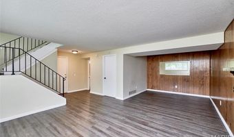 241 Valleyoak Ct, Ballwin, MO 63021