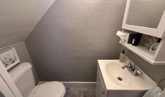 68 Park St, Belfast, ME 04915